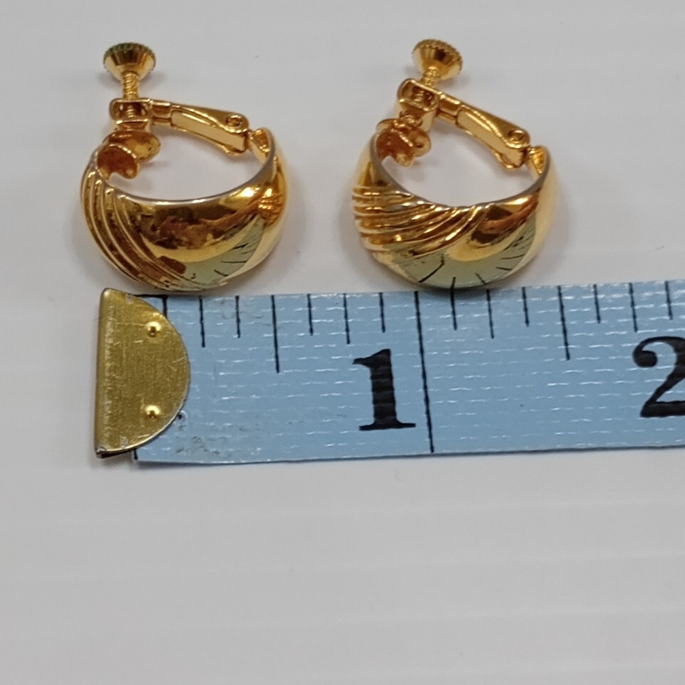 Vintage Napier Gold Tone Hoop Earrings‎ Clip On Screw Back Signed Retro - Picture 10 of 10